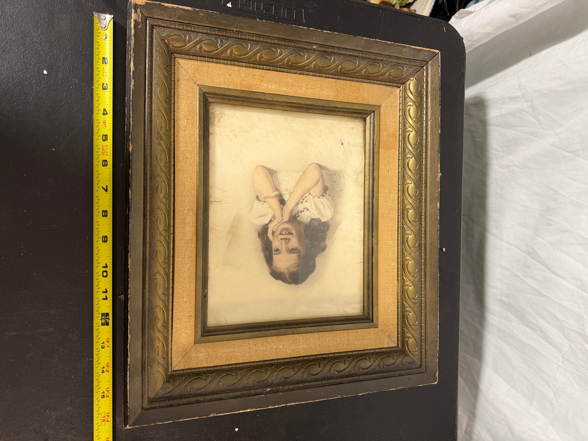 Framed Vintage Photograph of Young Girl - photo 4