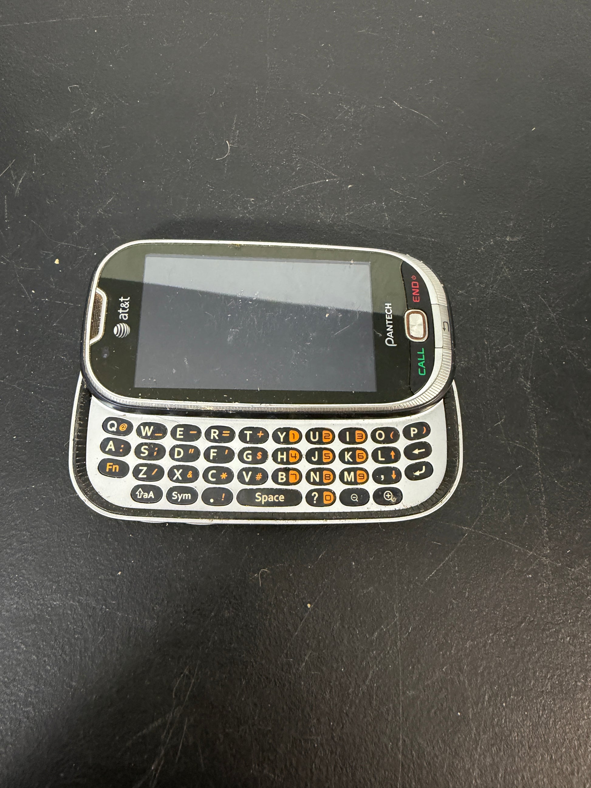Pantech Ease AT&T Flip Phone