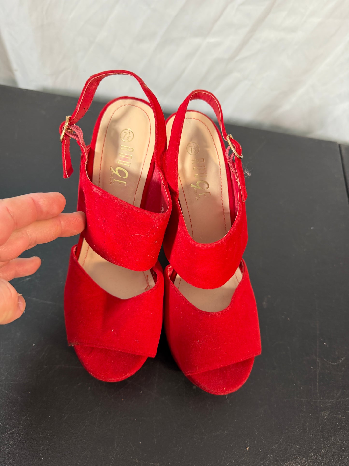 Rouge Helium Red Suede High Heels Size 7.5