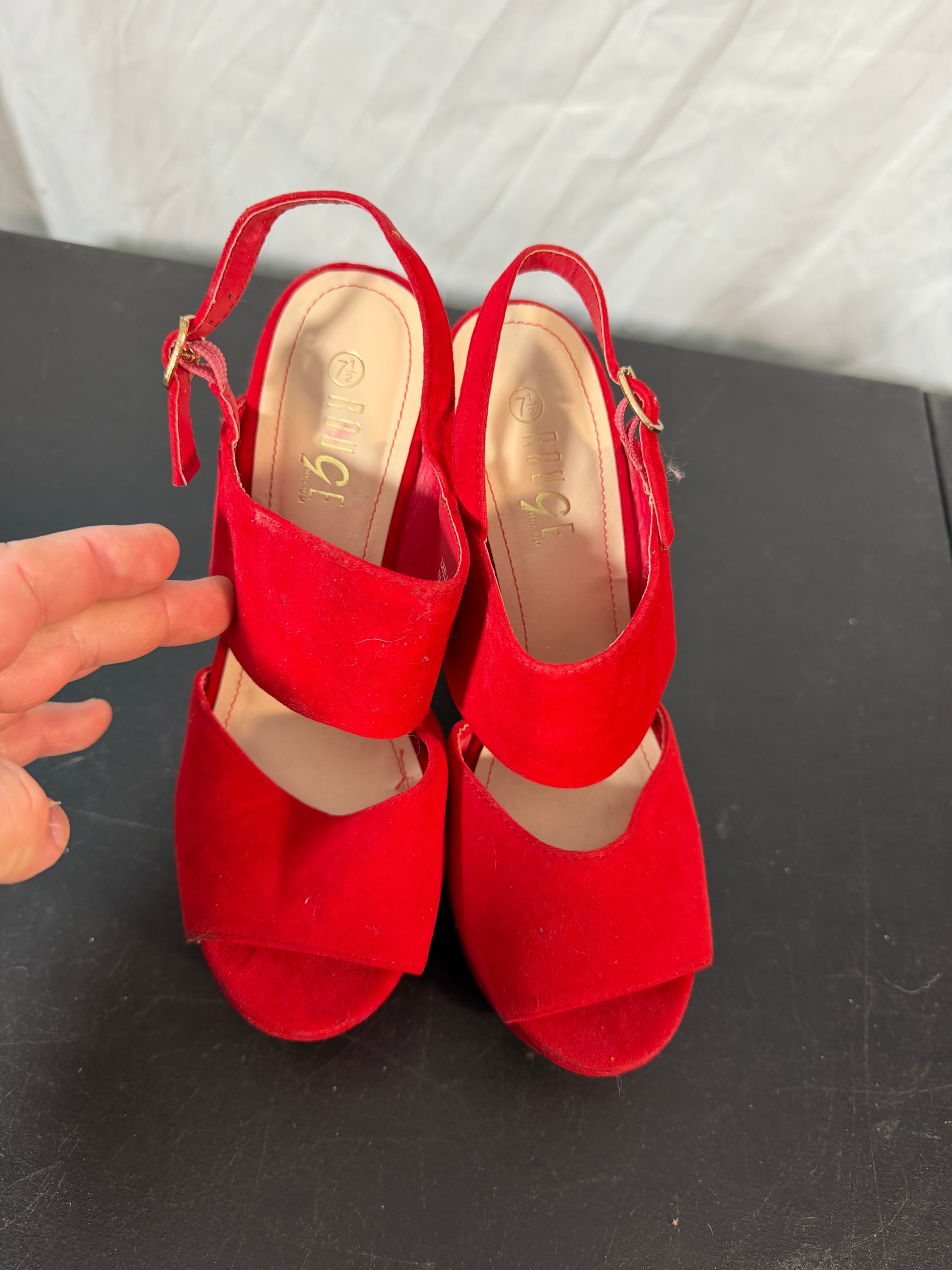 Rouge Helium Red Suede High Heels Size 7.5