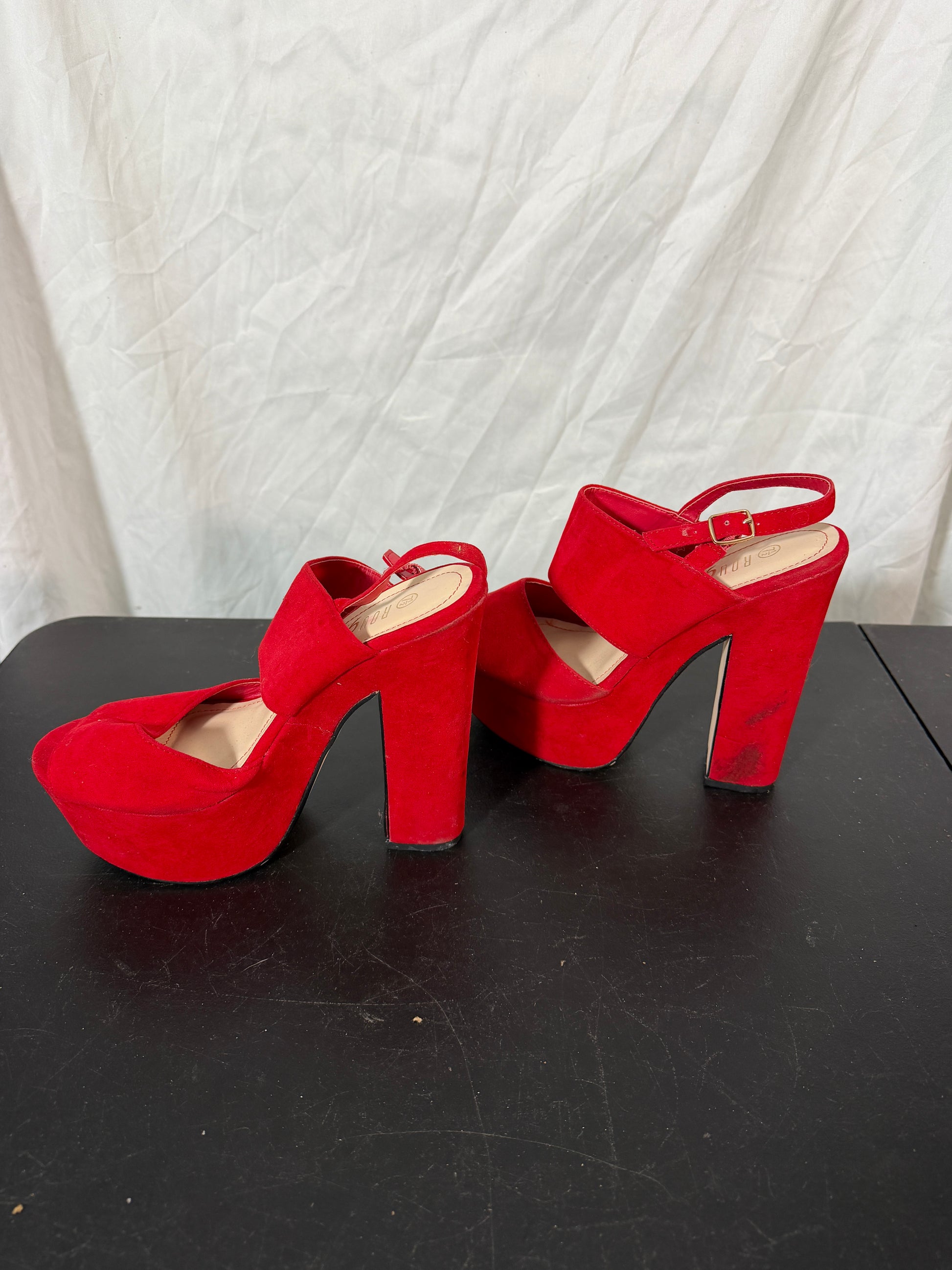 Rouge Helium Red Suede High Heels Size 7.5 - photo 4
