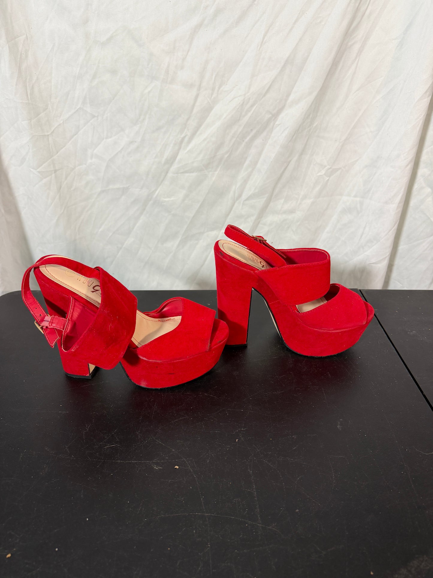Rouge Helium Red Suede High Heels Size 7.5 - photo 5