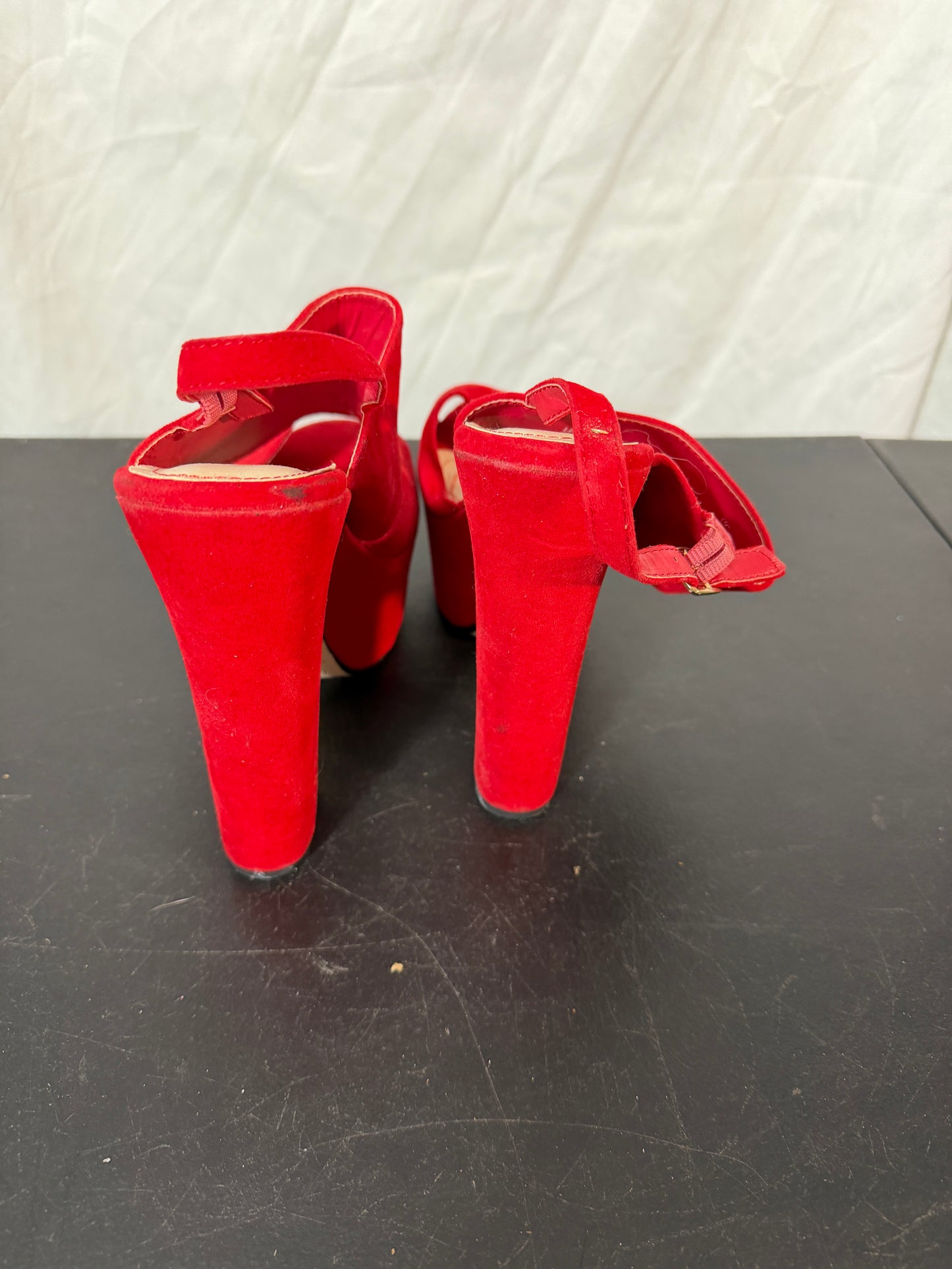 Rouge Helium Red Suede High Heels Size 7.5 - photo 6