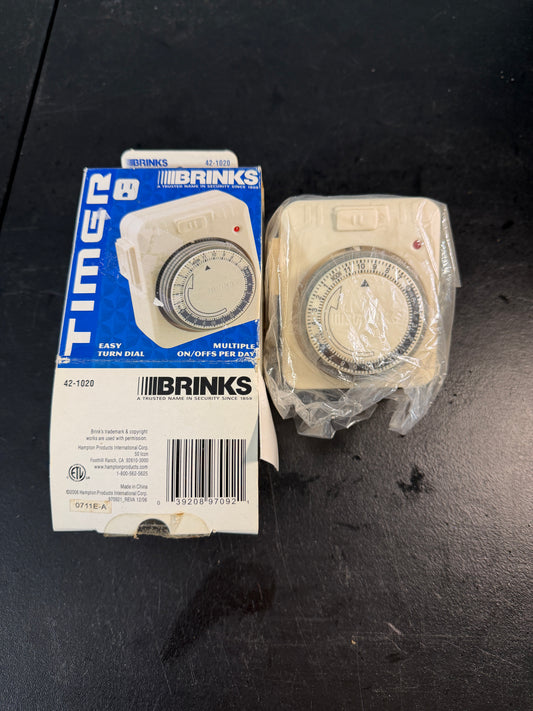 Brinks Mechanical Timer Model 42-1020