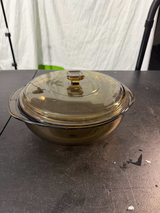 Pyrex Amber Glass Casserole Dish with Lid 2.5 Quart