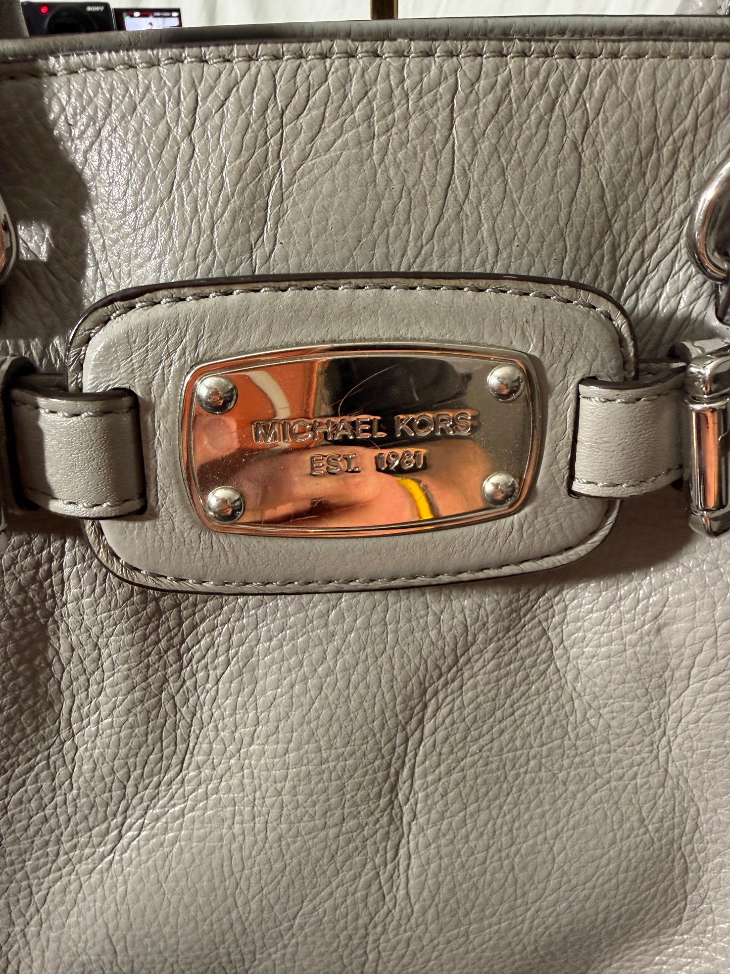Michael Kors Gray Leather Handbag - photo 2