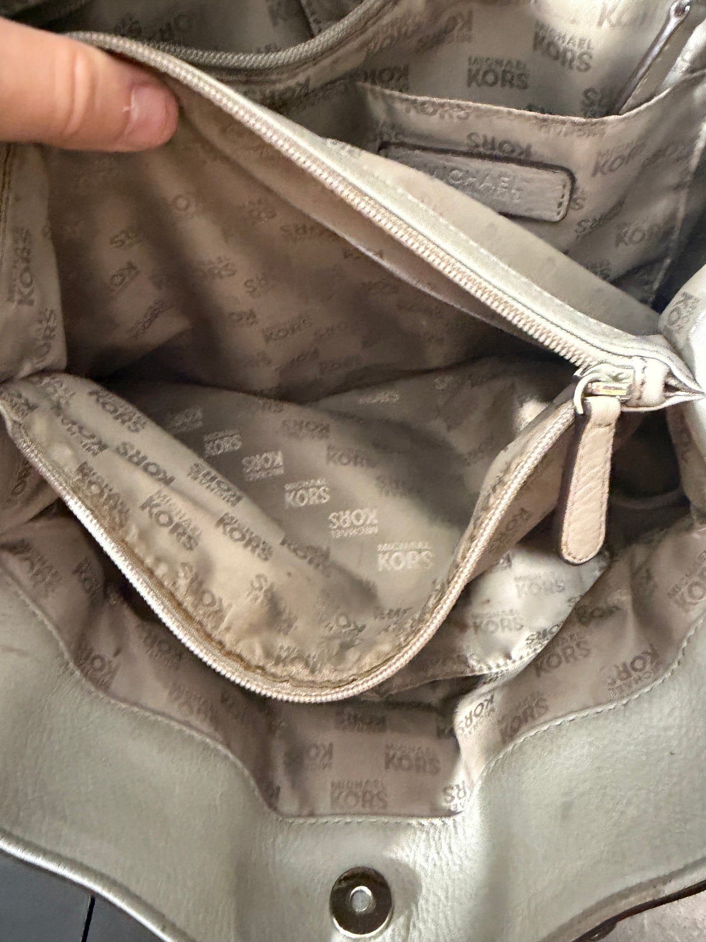 Michael Kors Gray Leather Handbag - photo 6