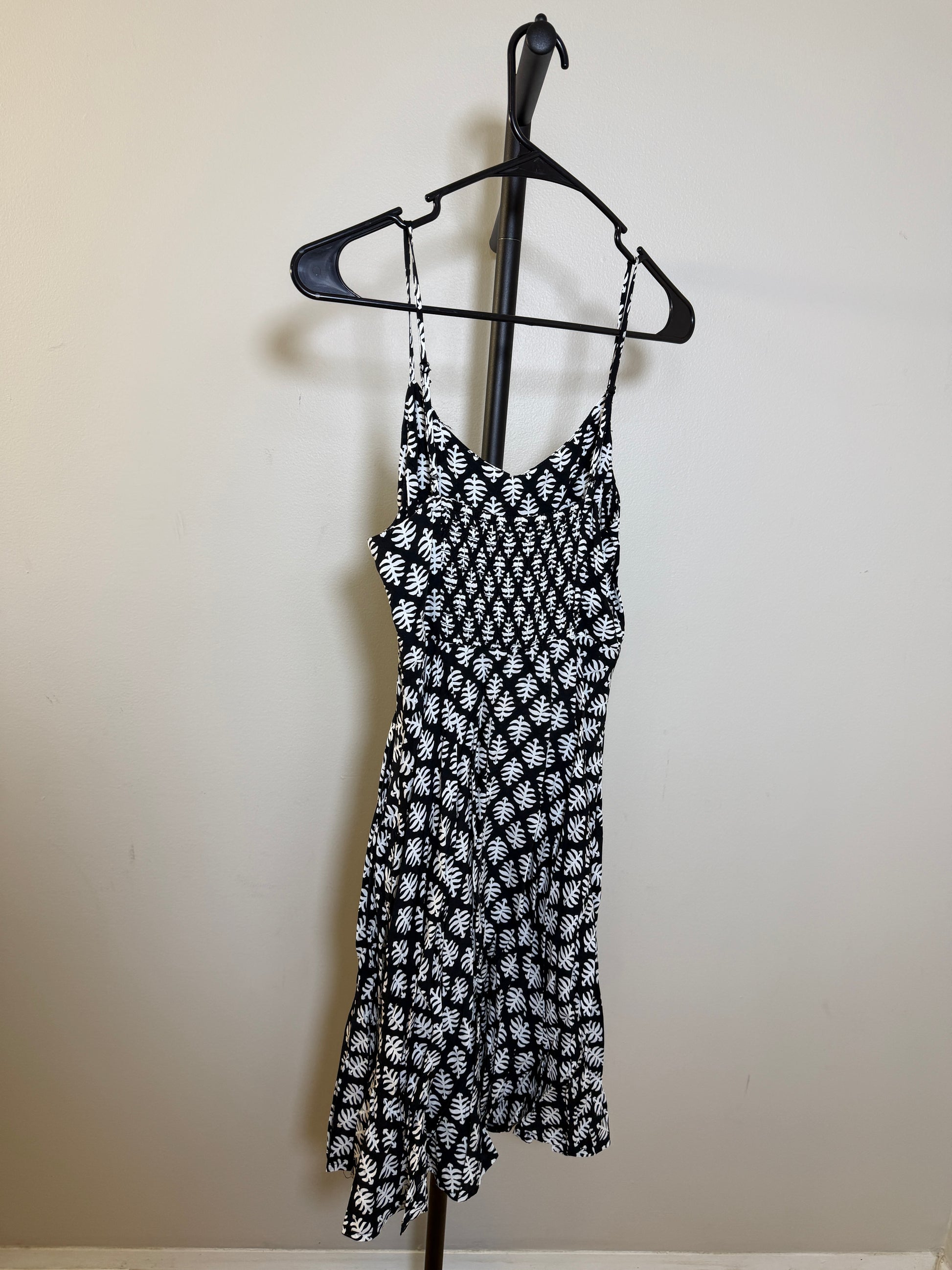 Old Navy Women's Small Black White Leaf Print Dress - photo 5