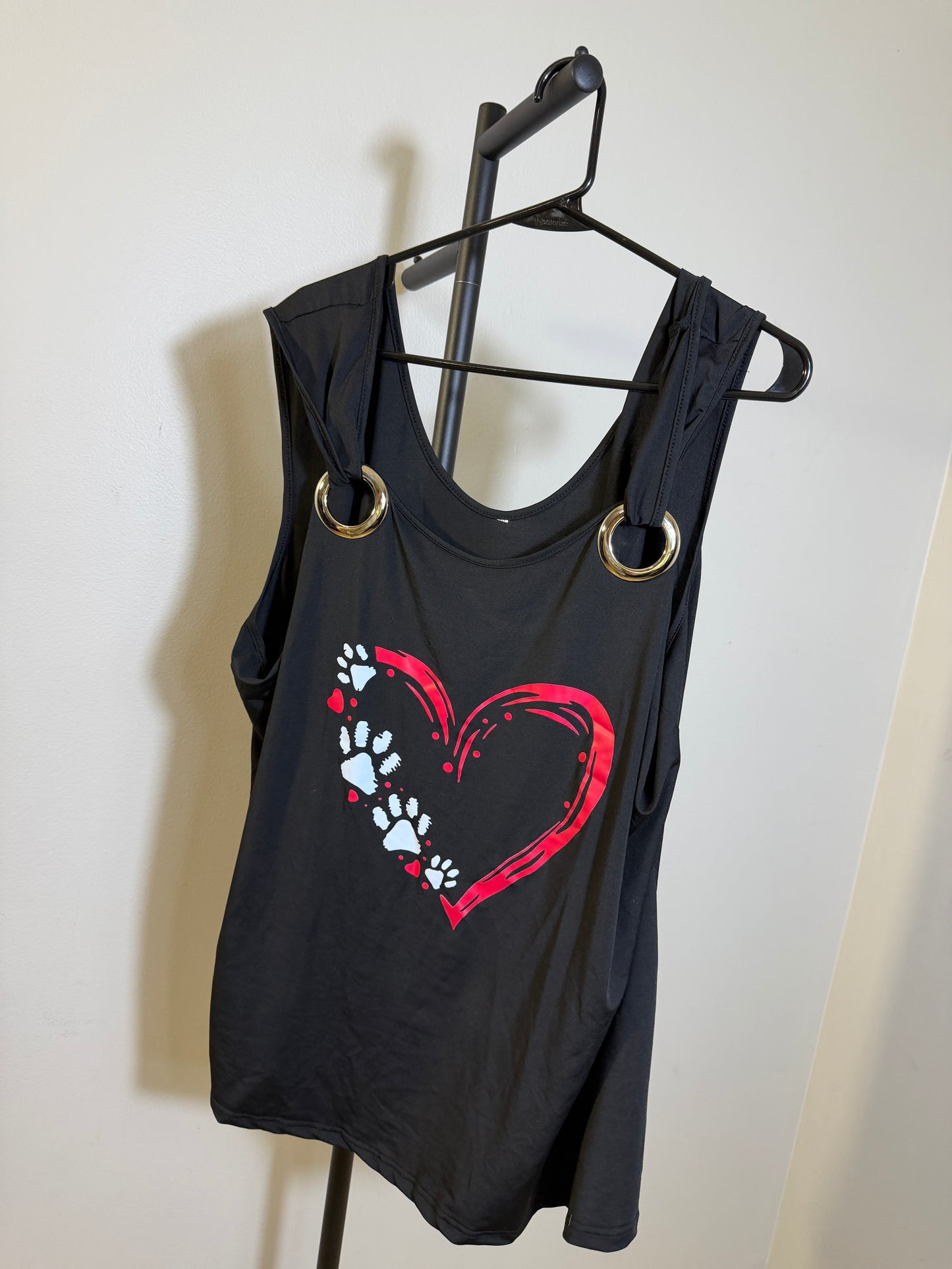 Black Tank Top 5XL with Heart Design