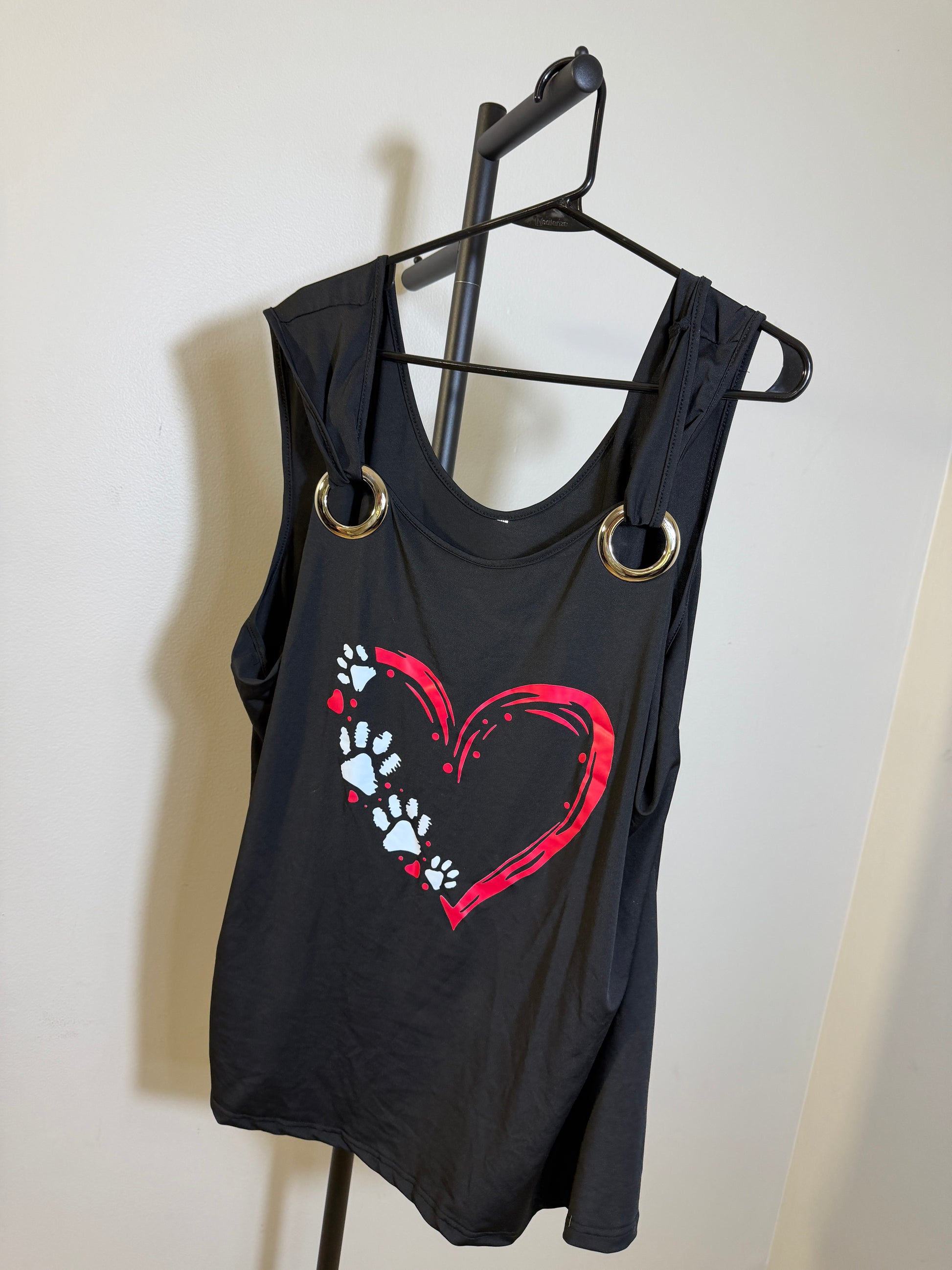 Black Tank Top 5XL with Heart Design
