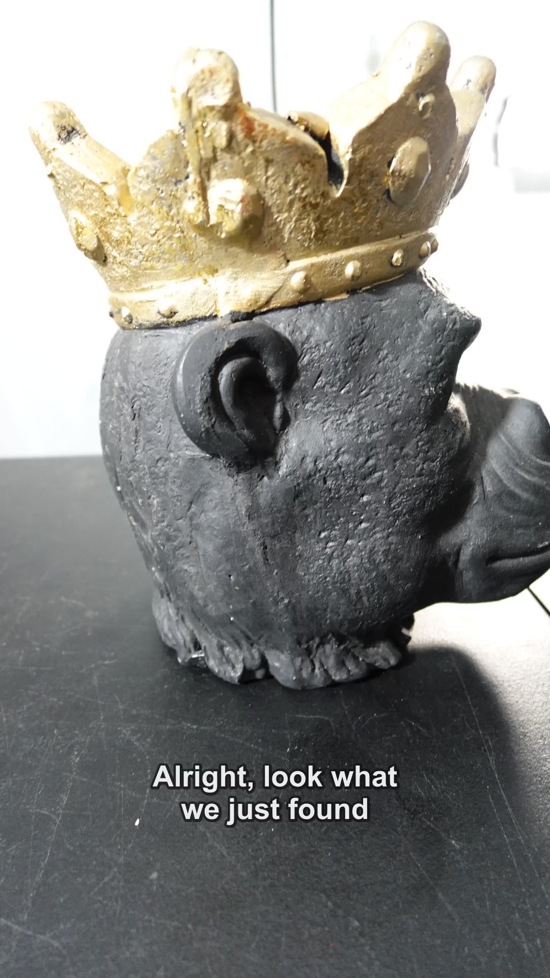 MDP-00503 Rag and Rust narrated slideshow social video - Sagebrook Home Resin 12 Gorilla Head Planter with Crown, Black
